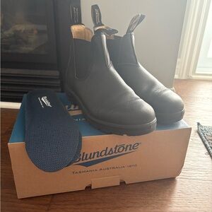 Classic blundstone boots